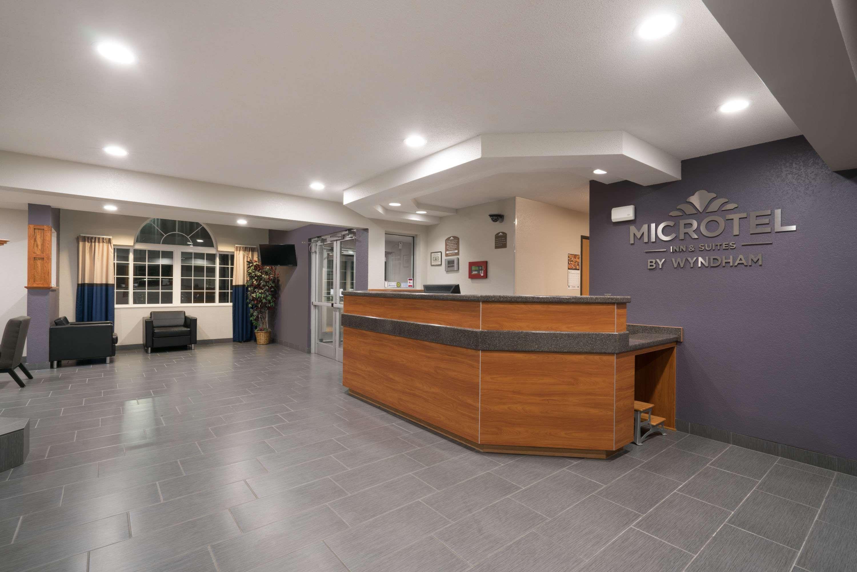 Microtel Inn & Suites By Wyndham Springfield Buitenkant foto