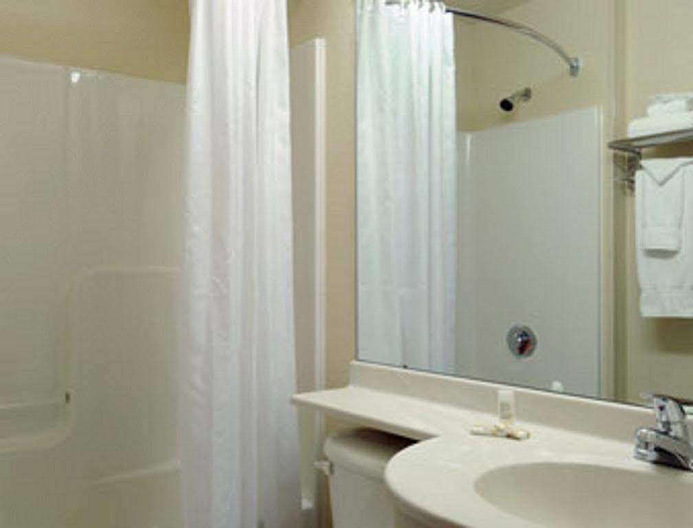 Microtel Inn & Suites By Wyndham Springfield Buitenkant foto